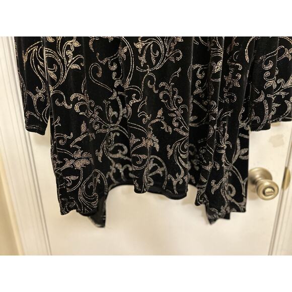 Notations Cardigans Women’s
Formal Black Burnout Floral Long Sleeve 1X Jacket - Picture 11 of 16